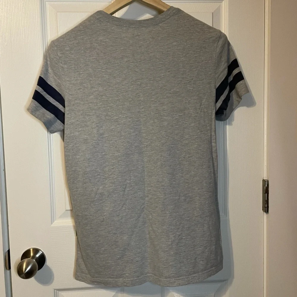 True Religion sporty horseshoe graphic tee sz S